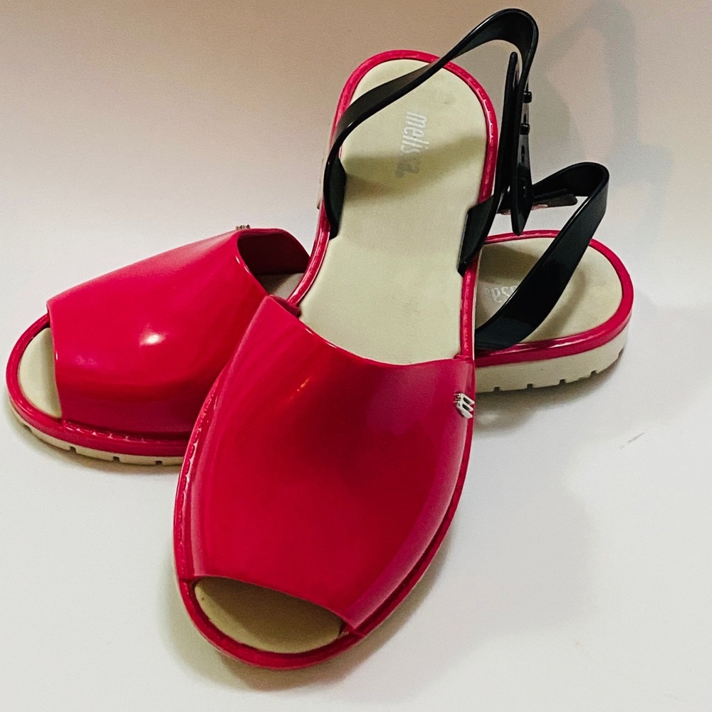 Beautiful Melissa,used but in perfect condition!!!